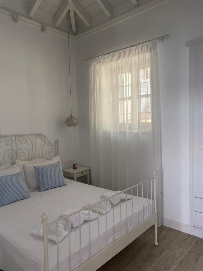 Halki Sea Breeze - A Waterfront Villa Eksteriør billede