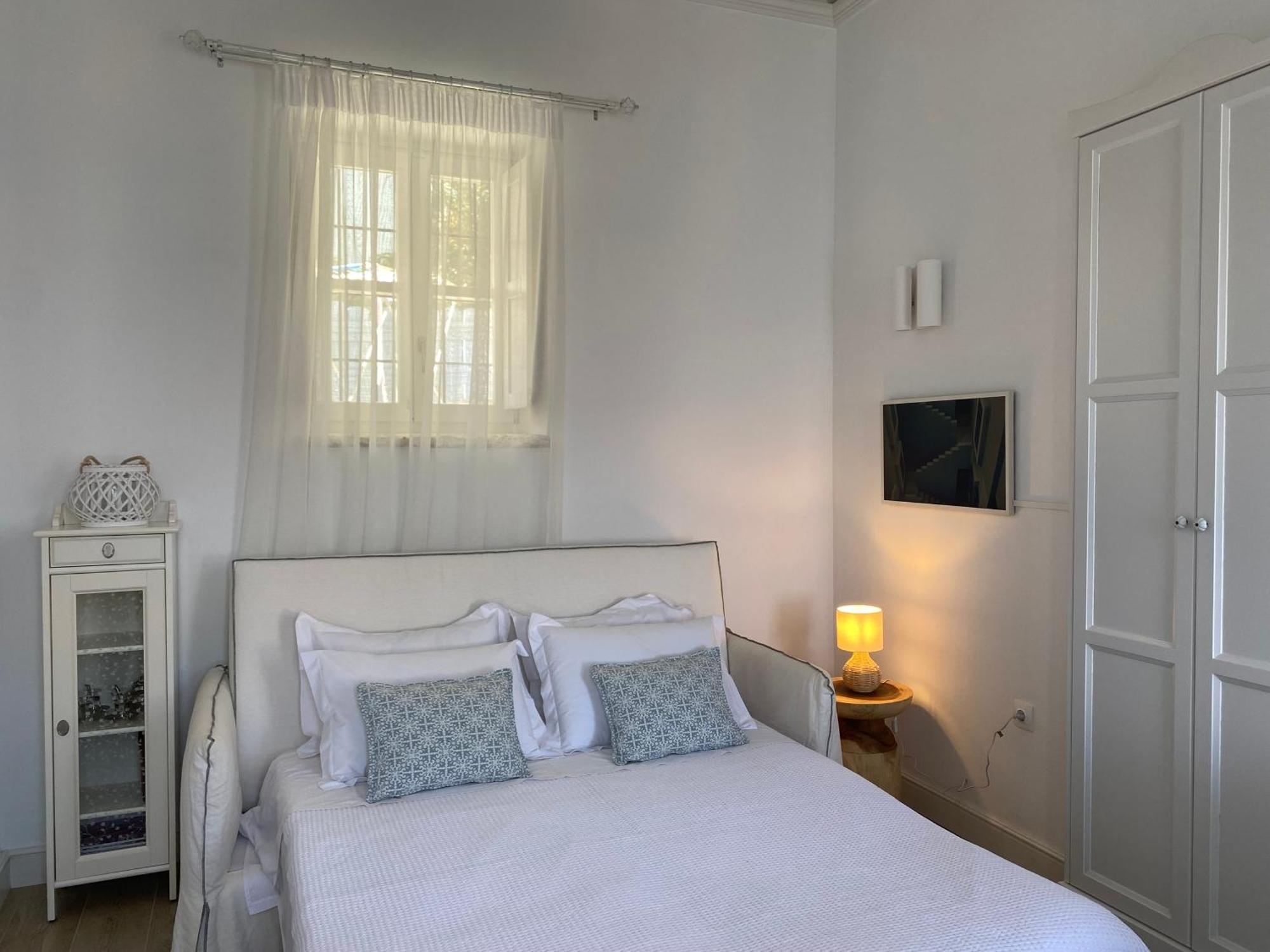 Halki Sea Breeze - A Waterfront Villa Eksteriør billede