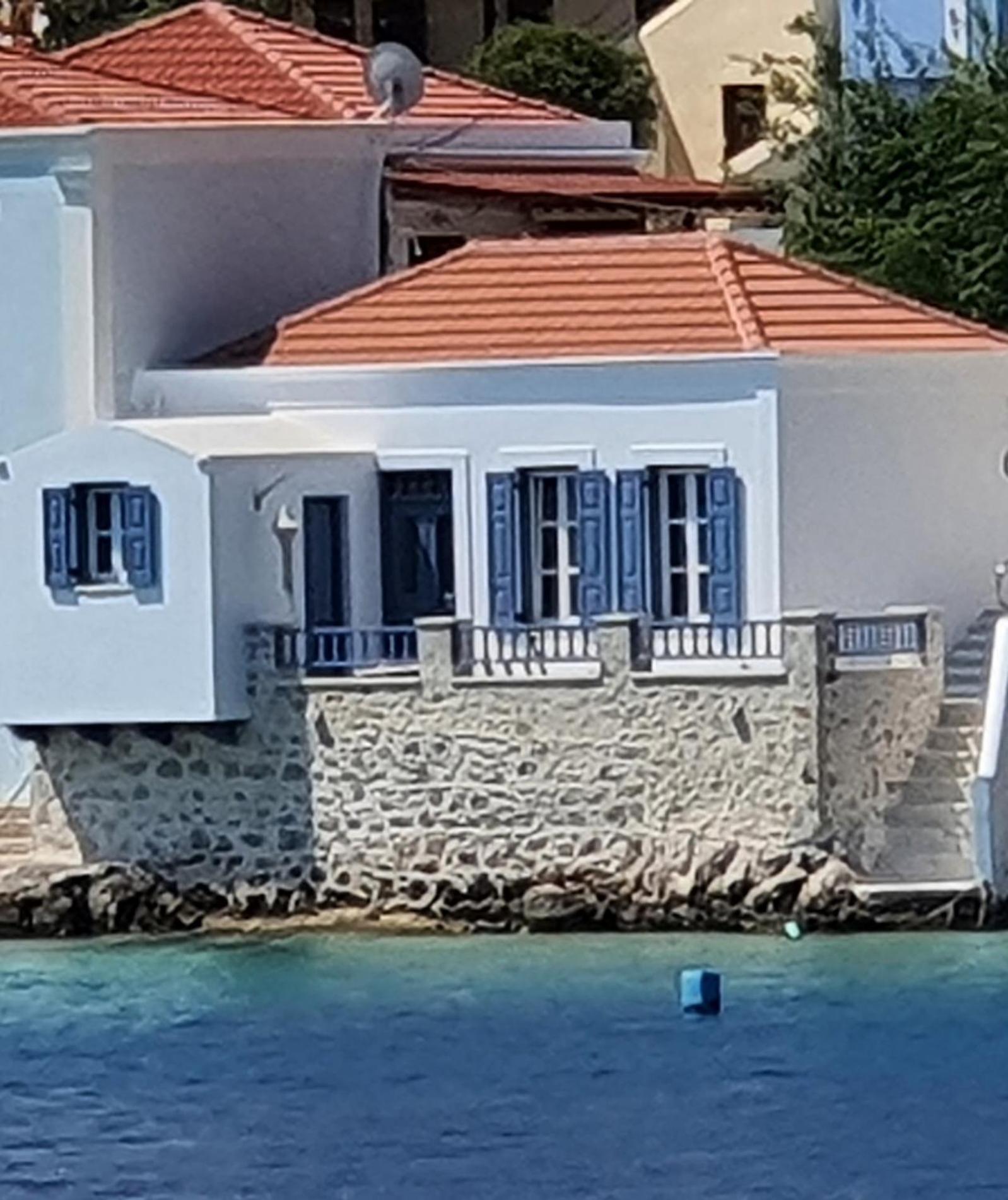 Halki Sea Breeze - A Waterfront Villa Eksteriør billede